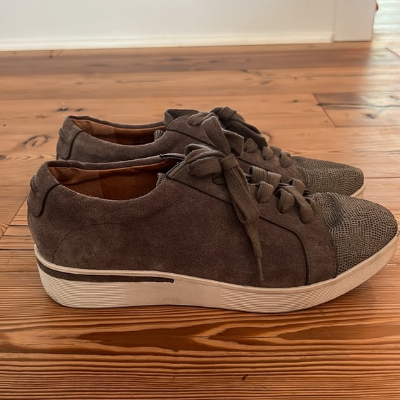 Gentle Souls By Kenneth Cole Womens Haddie Fashion Shoes Gray Suede Size 9.5 M - Picture 3 of 5